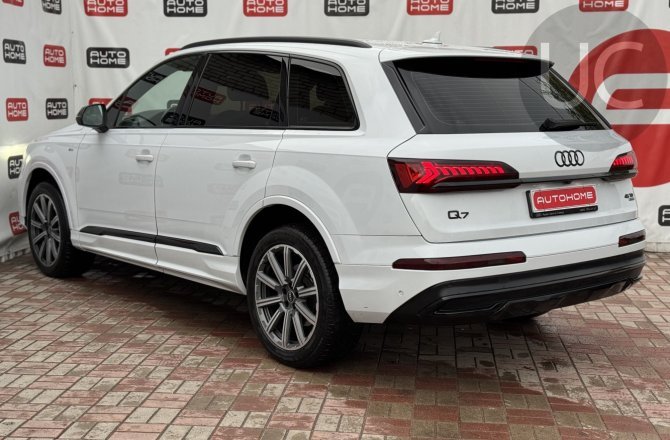 фотографии Audi Q7