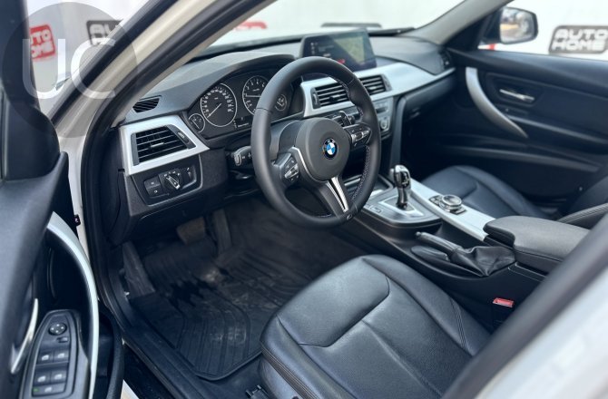 подержанный авто BMW 3 series 2012 года