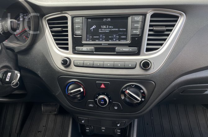 купить б/у автомобиль Hyundai Solaris 2021 года