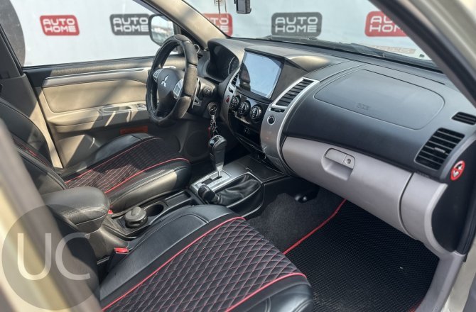 фотографии Mitsubishi Pajero Sport
