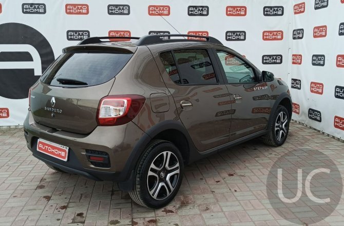купить Renault Sandero с пробегом, 2019 года