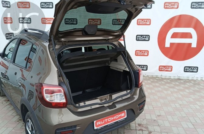 купить б/у автомобиль Renault Sandero 2019 года