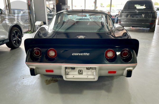 подержанный авто Chevrolet Corvette 1978 года