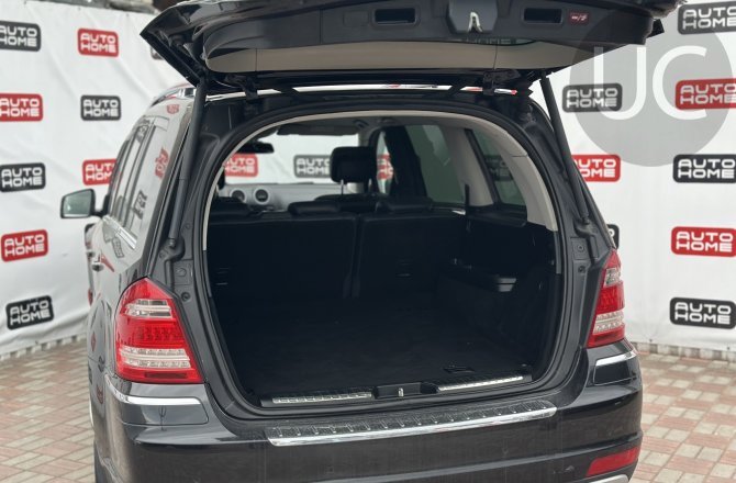 подержанный авто Mercedes-Benz GL-Class 2011 года
