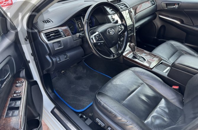 купить Toyota Camry с пробегом, 2018 года