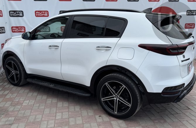 подержанный авто Kia Sportage 2019 года