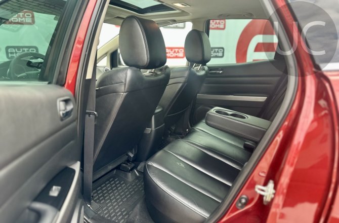 подержанный авто Mazda CX-7 2010 года