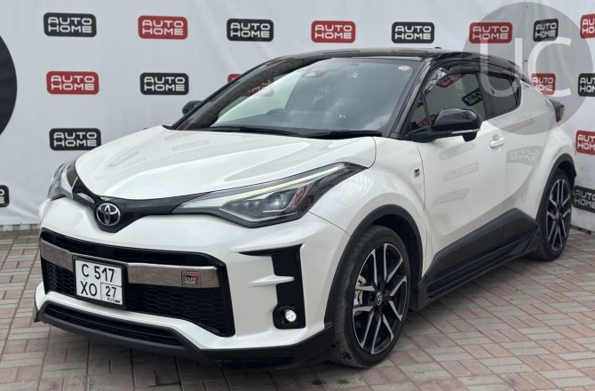подержанный авто Toyota C-HR 2020 года