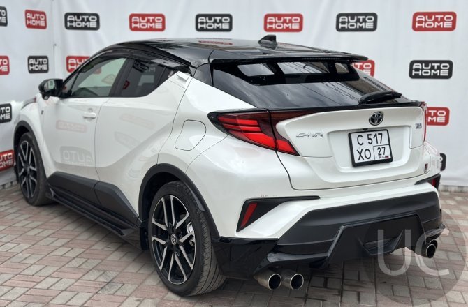купить б/у автомобиль Toyota C-HR 2020 года