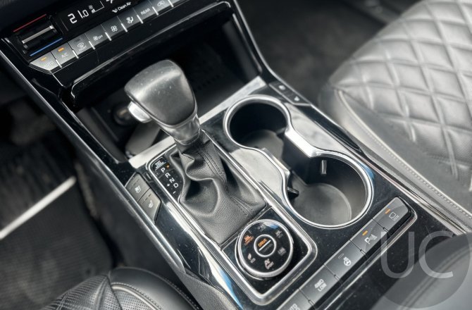 подержанный авто Kia Mohave 2019 года