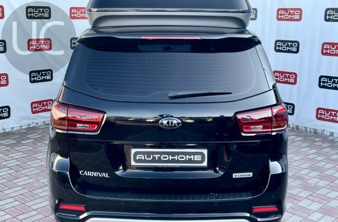 купить б/у автомобиль Kia Carnival 2019 года