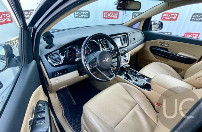 фотографии Kia Carnival