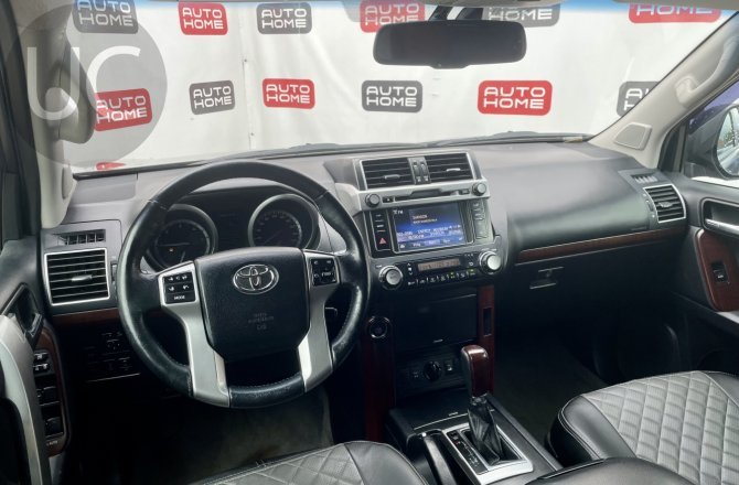 подержанный авто Toyota Land Cruiser Prado 2014 года