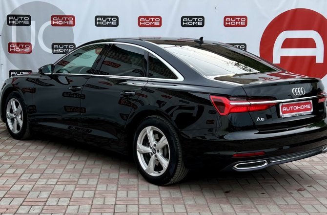 Audi A6 2019 года за 3 200 000 рублей