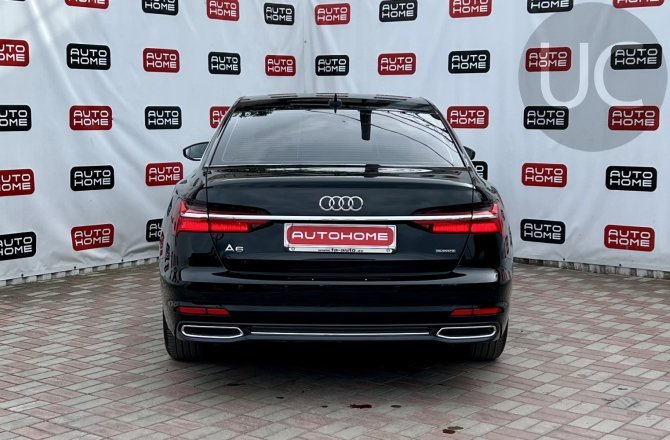 подержанный авто Audi A6 2019 года