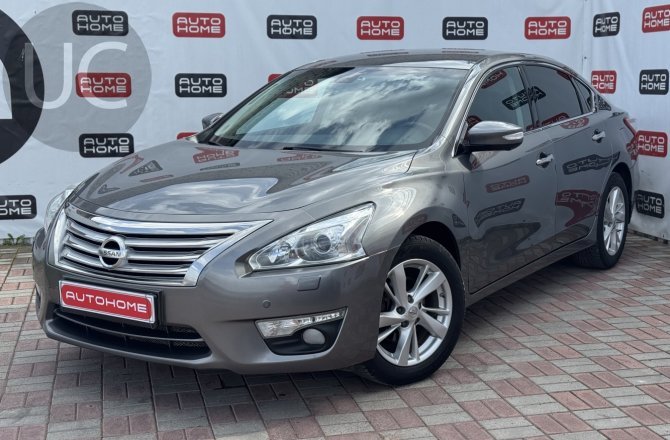 подержанный авто Nissan Teana 2014 года