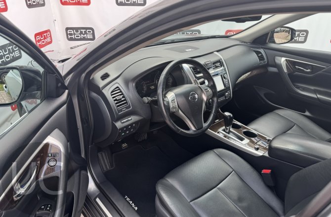 подержанный авто Nissan Teana 2014 года