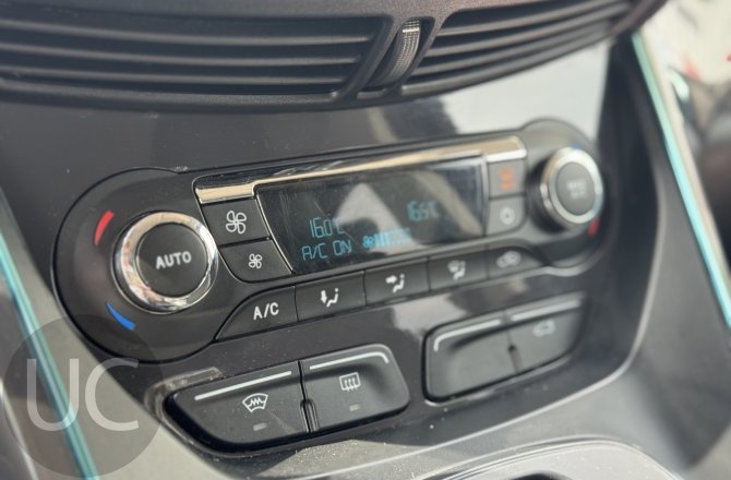 купить б/у автомобиль Ford Kuga 2014 года