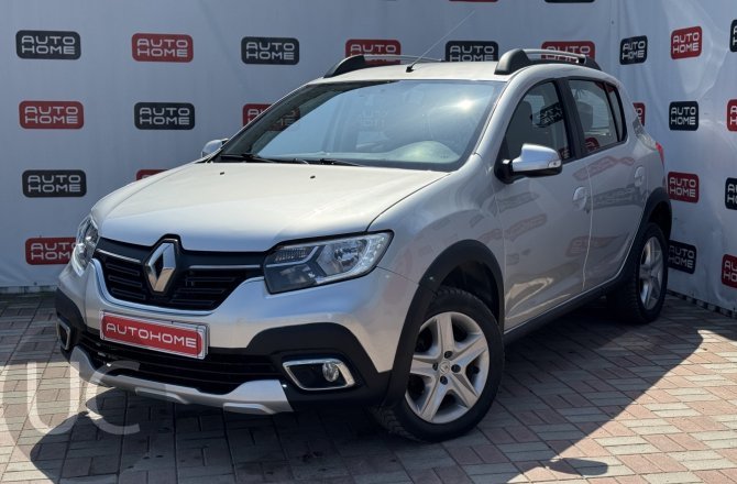 подержанный авто Renault Sandero 2017 года