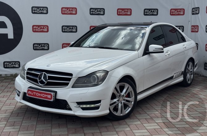 подержанный авто Mercedes-Benz C-Class AMG 2013 года