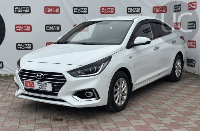 подержанный авто Hyundai Solaris 2018 года