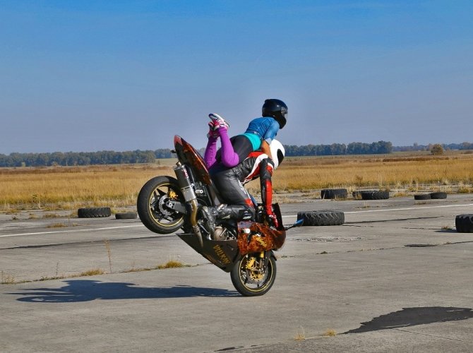 Акробатика на мотоцикле