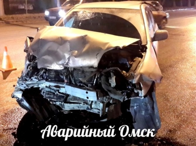 ДТП в Омске - столкновение двух автомобилей