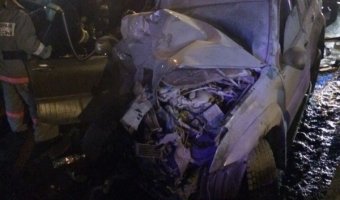 Джип врезался в автобус в Петербурге: один пассажир погиб
