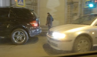 ДТП на повороте у церкви (Старопетергофский проспект).