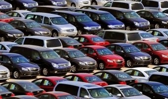 Автопроизводители снижают цены на машины в России
