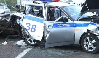 Пьяная автомобилистка протаранила машину ГИБДД