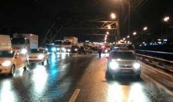 2 человека погибли на МКАД в ДТП из 20 машин
