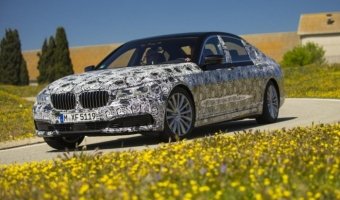 В Сети появились официальные фотографии нового BMW 7-Series