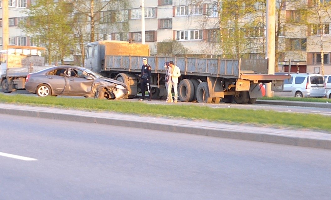 Дтп на суздальском проспекте