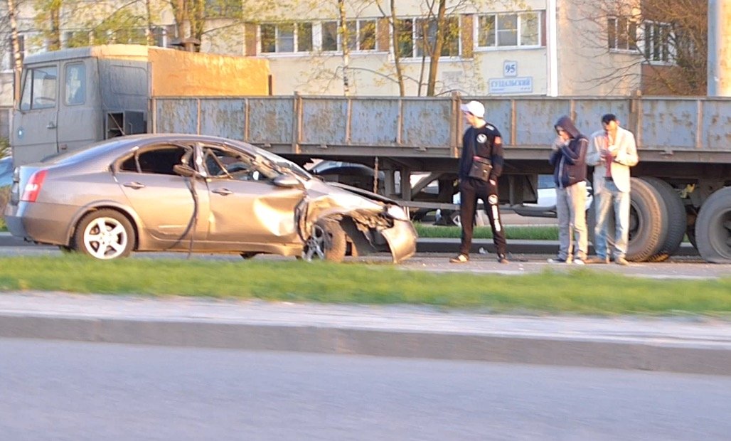 Дтп на суздальском проспекте