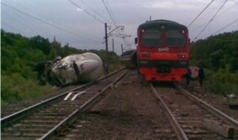 При столкновении электрички «Белгород-Курск» и грузовика пострадали восемь человек