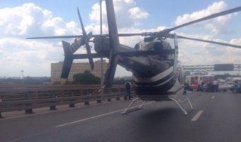 На место ДТП на вантовом мосту в Петербурге прилетал вертолет