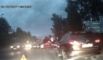 На Выборгском шоссе в аварию попали 4 автомобиля 