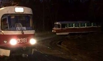 В Москве перевернулся трамвай