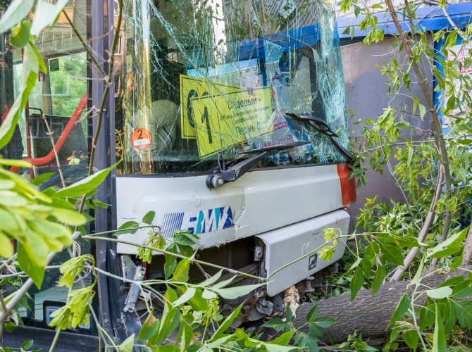 ДТП в Перми с пассажирским автобусом.