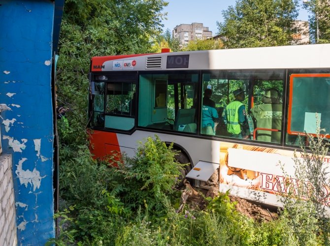 ДТП в Перми с пассажирским автобусом.