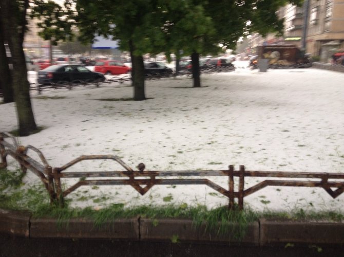 Дождь и град в Петербурге