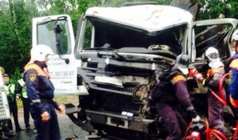 На Приозерском шоссе погиб водитель манипулятора, смятого большегрузом