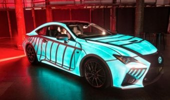 Lexus заставил краску автомобиля светиться в такт сердцебиению водителя