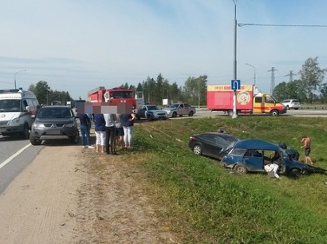 Два человека погибли и пятеро пострадали в ДТП на М-10 под Тверью 3.jpg