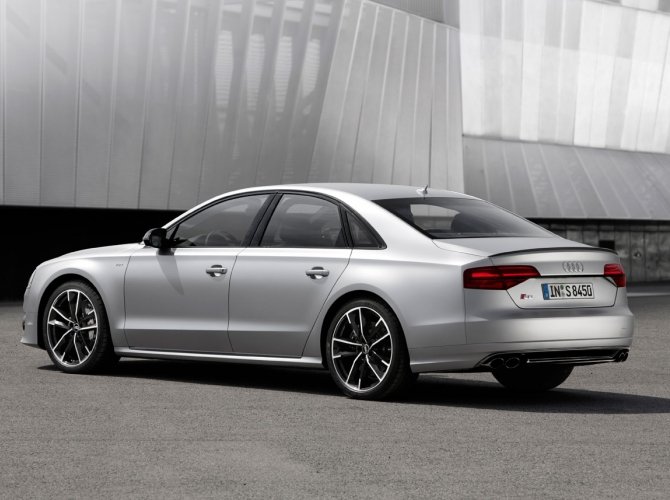 Audi S8 1.jpg