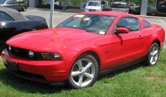 Ford Mustang назван самым популярным первым автомобилем у американцев