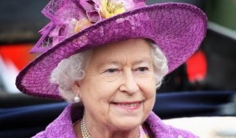 Королева Елизавета II станет первым обладателем Bentley Bentayga