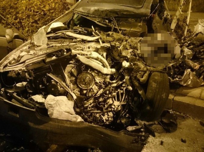 На Портовой улице грузовик «вскрыл» Audi – погиб человек 2.jpg
