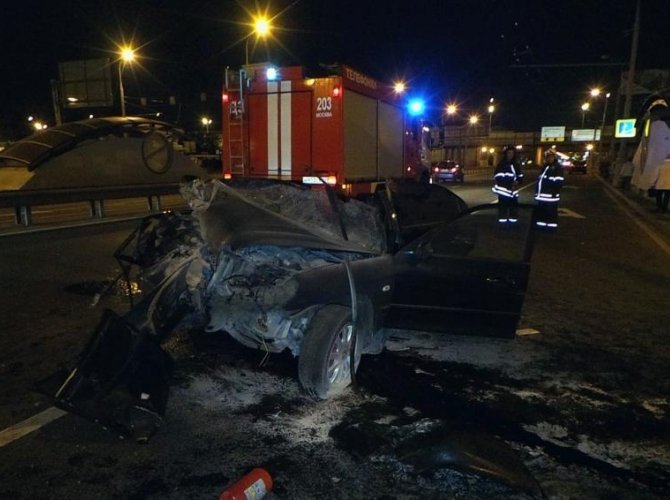 В ДТП на Комсомольском проспекте пострадали два человека 2.jpg